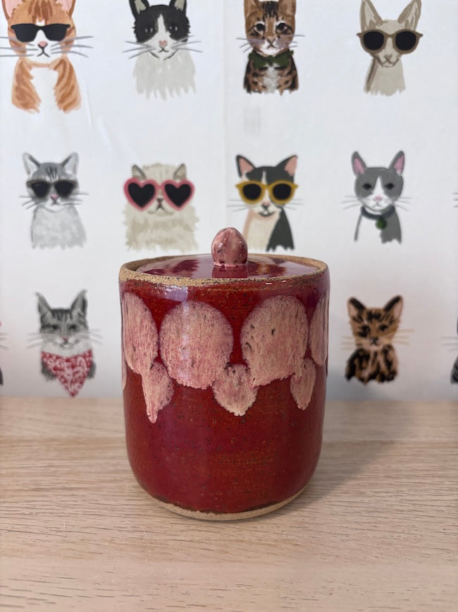 Tall red jar candle image 0