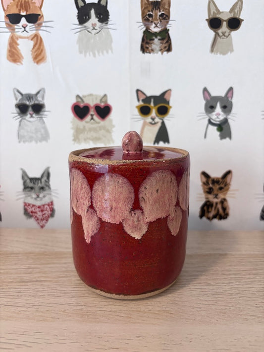 Tall red jar candle image 0