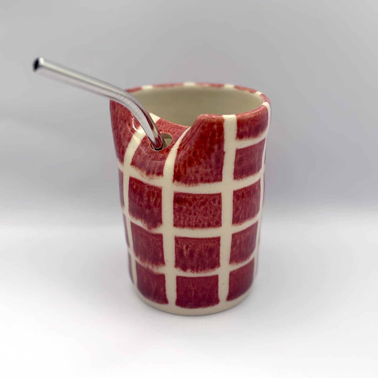 Red checked straw tumbler