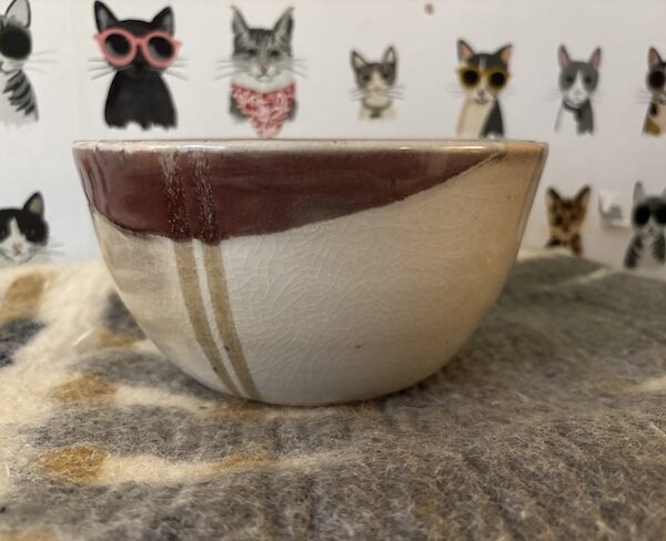 Large red-stripe shino bowl
